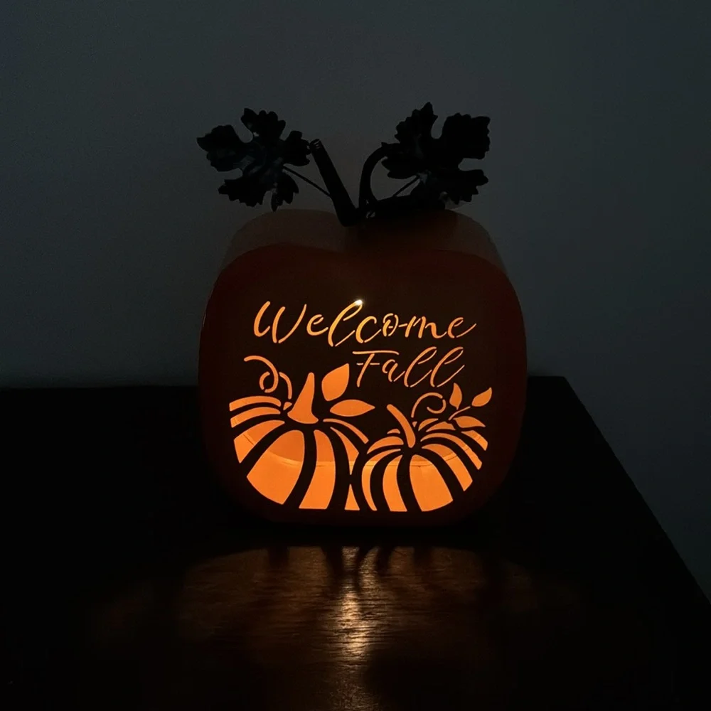 NWT- LED Light Up- Welcome Fall Orange Metal Pumpkin Decoration w/ Metal Leaves